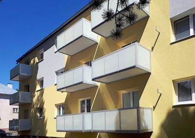 Balkón s hliníkovým opláštením