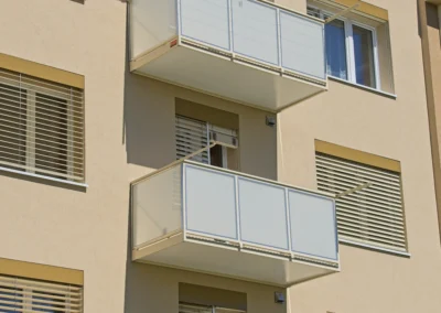 Balkóny so sklenenou výplňou