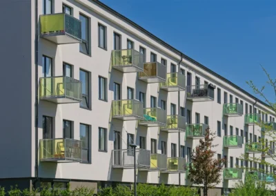 balkón barevné sklo